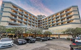 City Beach Resort